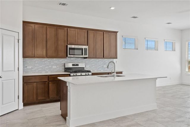 121 Buckle Cove, Kyle, TX 78640