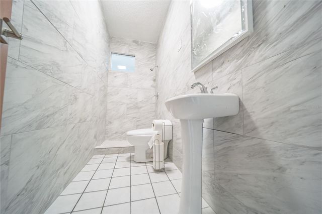 353 PRINCIPAL, Carolina, PR 00985