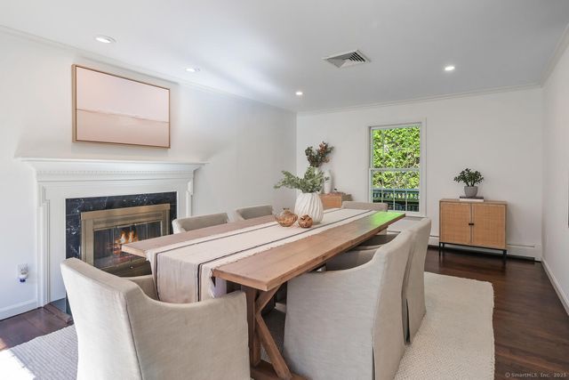 19 Georgian Lane, Darien, CT 06820