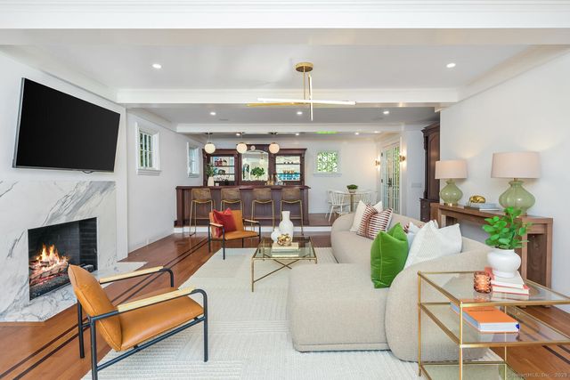 19 Georgian Lane, Darien, CT 06820