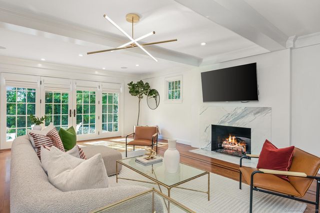 19 Georgian Lane, Darien, CT 06820