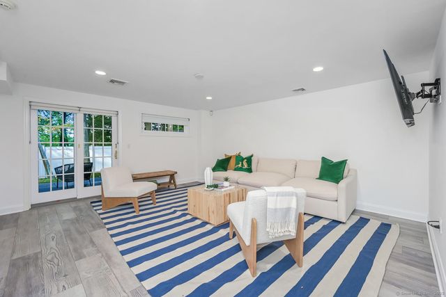 19 Georgian Lane, Darien, CT 06820