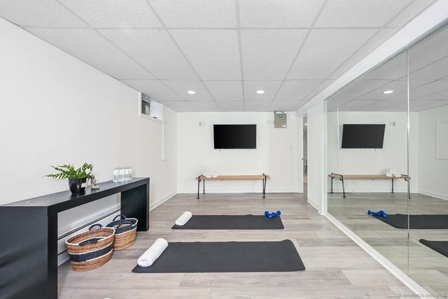 19 Georgian Lane, Darien, CT 06820