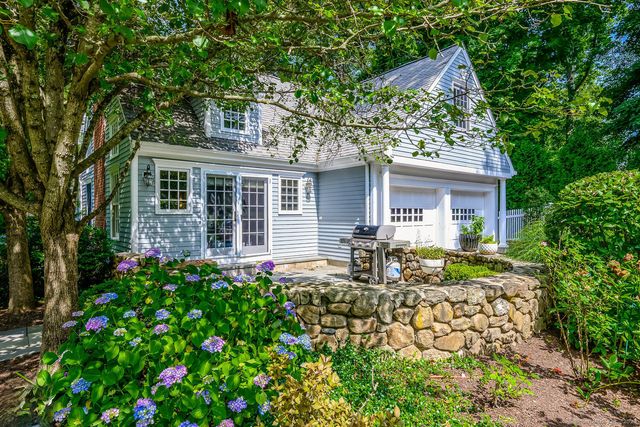 19 Georgian Lane, Darien, CT 06820