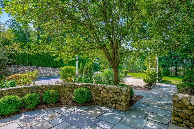 19 Georgian Lane, Darien, CT 06820