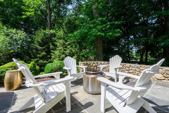 19 Georgian Lane, Darien, CT 06820