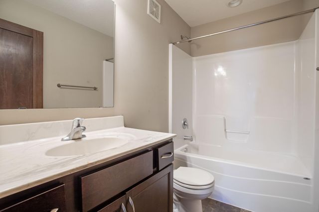 22424 Canova Court, Farmington, MN 55024