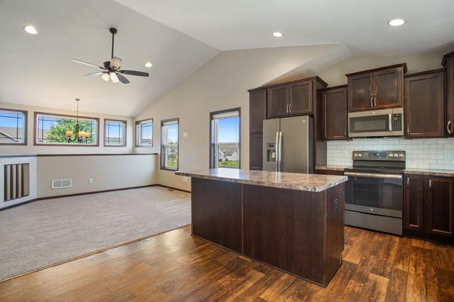 22424 Canova Court, Farmington, MN 55024