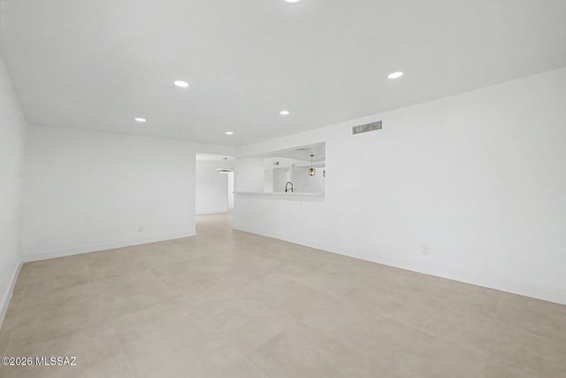 2625 N Fair Oaks Avenue, Tucson, AZ 85712