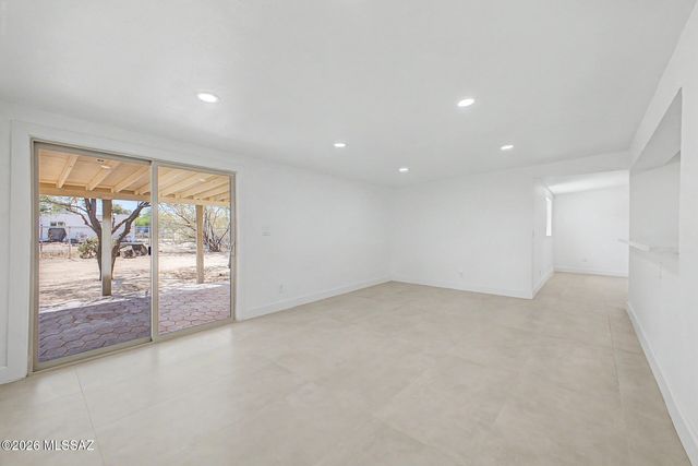 2625 N Fair Oaks Avenue, Tucson, AZ 85712
