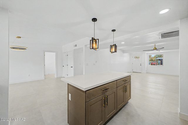 2625 N Fair Oaks Avenue, Tucson, AZ 85712