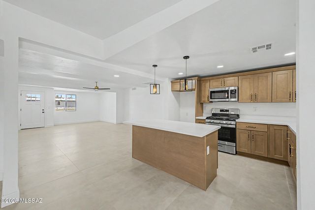 2625 N Fair Oaks Avenue, Tucson, AZ 85712