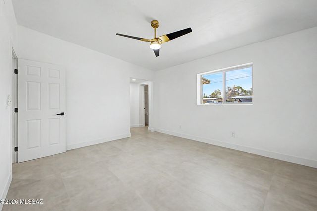 2625 N Fair Oaks Avenue, Tucson, AZ 85712
