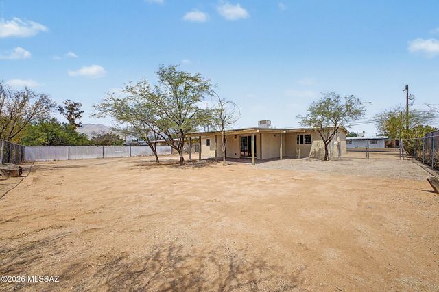 2625 N Fair Oaks Avenue, Tucson, AZ 85712