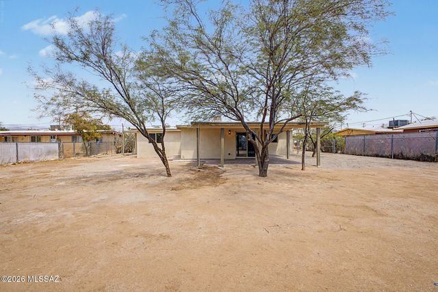 2625 N Fair Oaks Avenue, Tucson, AZ 85712
