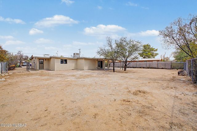 2625 N Fair Oaks Avenue, Tucson, AZ 85712