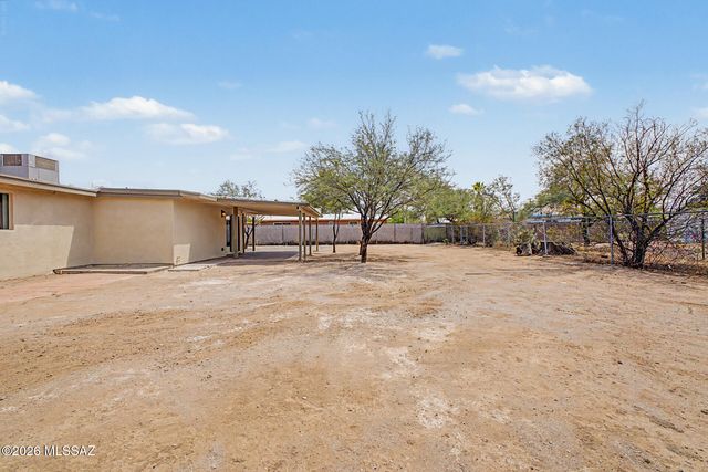 2625 N Fair Oaks Avenue, Tucson, AZ 85712
