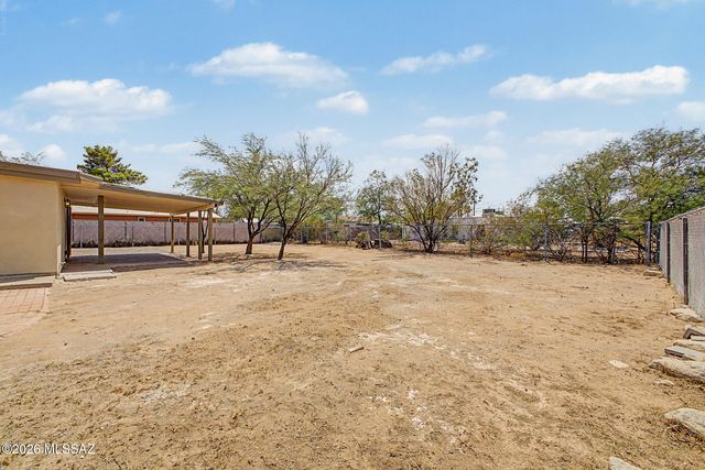 2625 N Fair Oaks Avenue, Tucson, AZ 85712