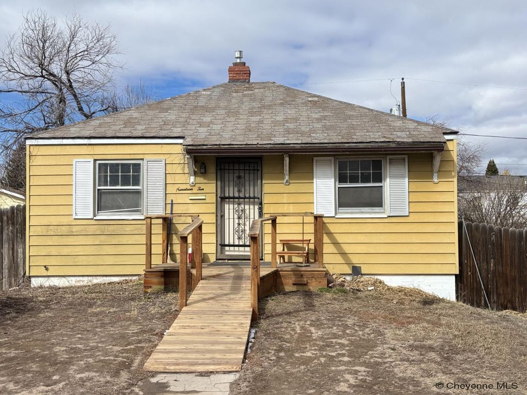 1910 E 22ND ST, Cheyenne, WY 82001