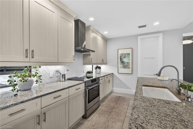 1030 3RD AVE S 210, Naples, FL 34102