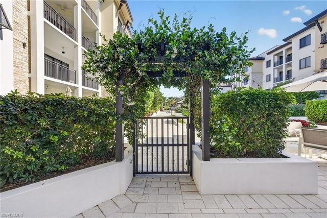 1030 3RD AVE S 210, Naples, FL 34102
