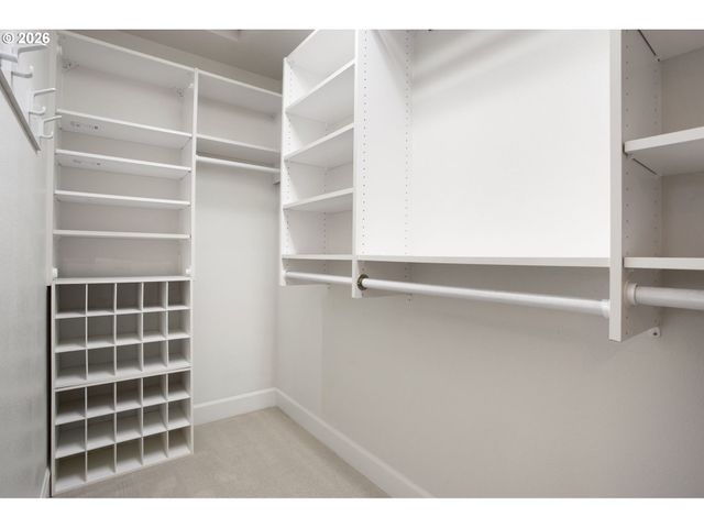 4520 LOWER Dr, Lake Oswego, OR 97035