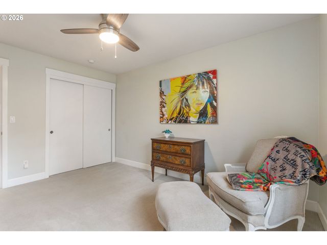 4520 LOWER Dr, Lake Oswego, OR 97035