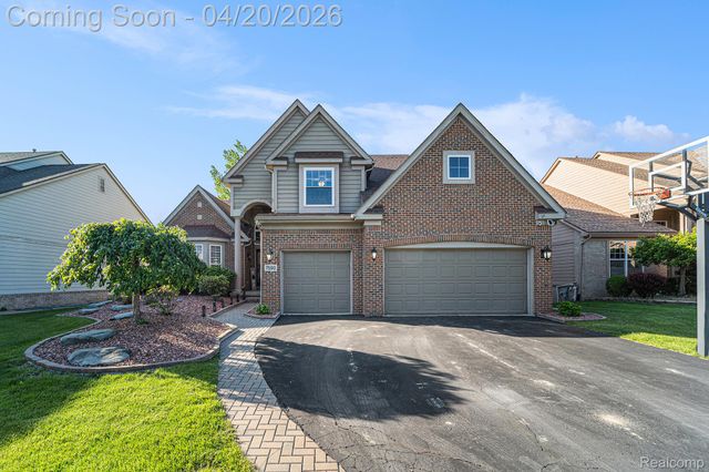 7590 Acorn Hill Court, West Bloomfield Charter Township, MI 48323