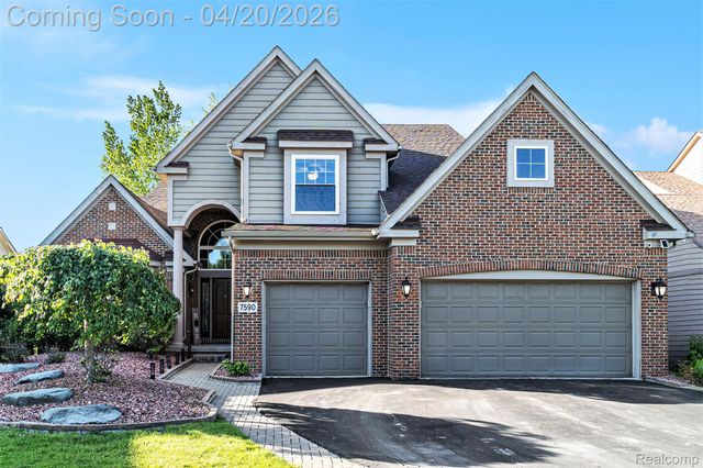7590 Acorn Hill Court, West Bloomfield Charter Township, MI 48323