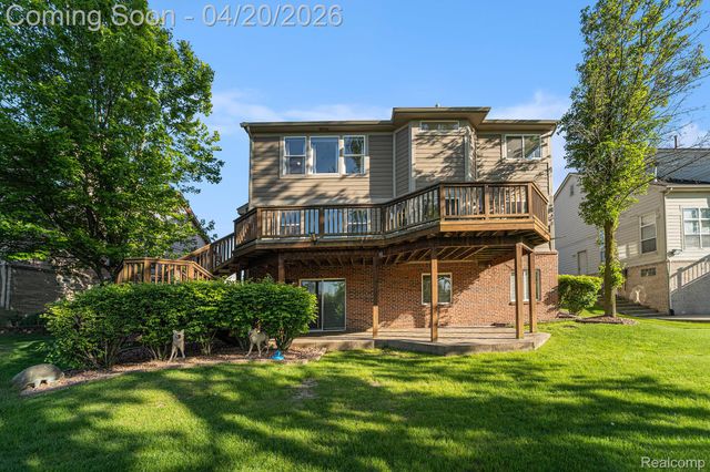 7590 Acorn Hill Court, West Bloomfield Charter Township, MI 48323