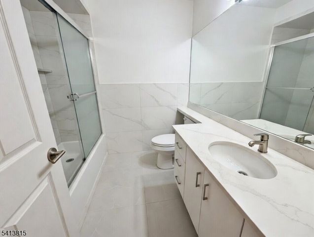 35 Thompson Ave, Woodbridge Twp., NJ 08863