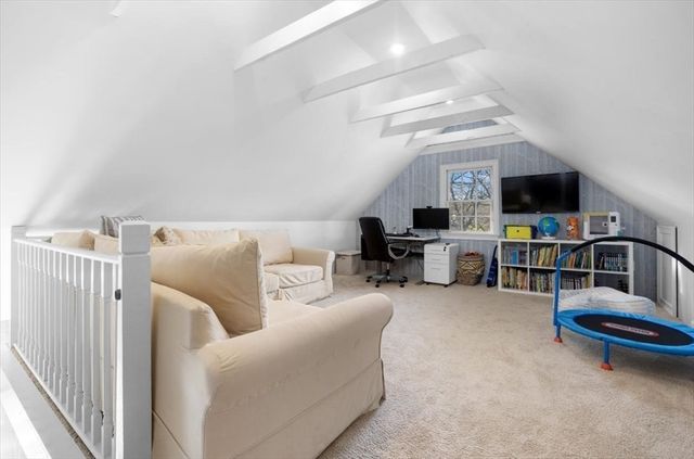 38 Smith Rd, Hingham, MA 02043