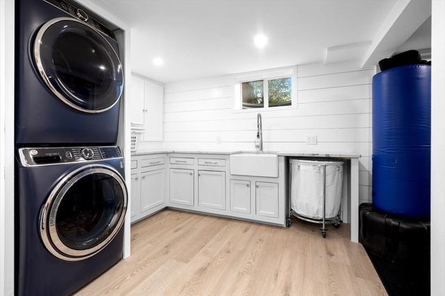 38 Smith Rd, Hingham, MA 02043