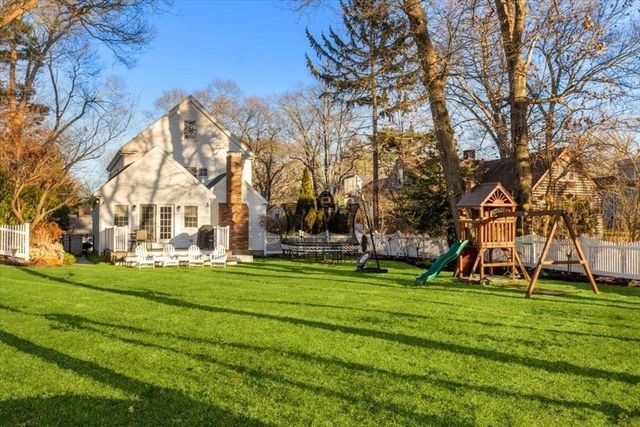 38 Smith Rd, Hingham, MA 02043