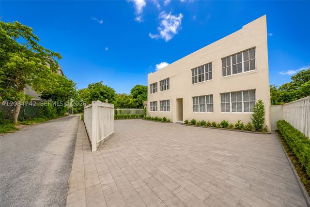 244 NW 34th St, Miami, FL 33127