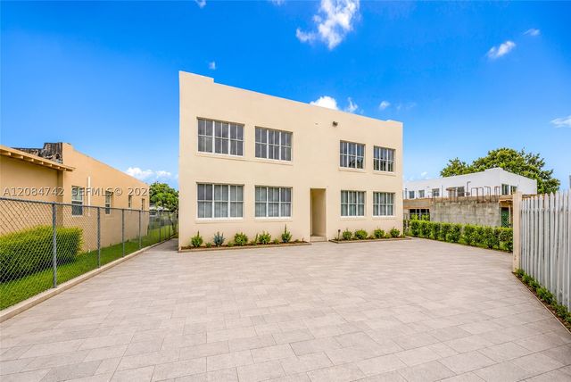 244 NW 34th St, Miami, FL 33127