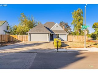 1485 Se JACQUELIN Dr, Hillsboro, OR 97123