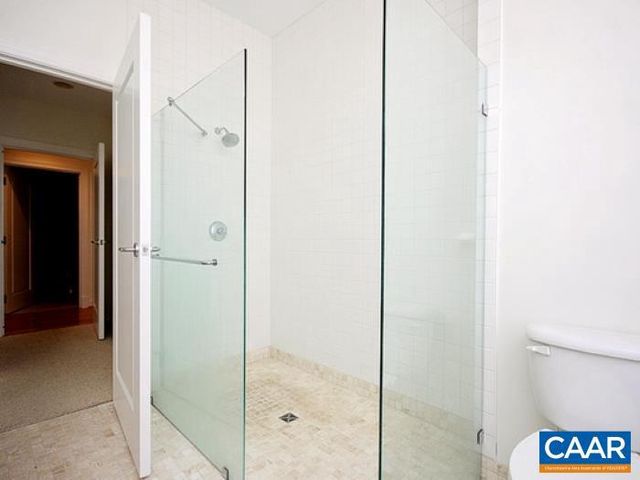 112 SE 5TH ST #3B, Charlottesville, VA 22902