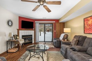 358 Park Hill DRIVE #B, Pewaukee, WI 53072