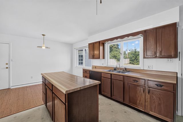 2205 COUNTRY CLUB DR, Columbia, MO 65201