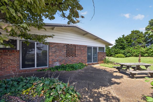 2205 COUNTRY CLUB DR, Columbia, MO 65201
