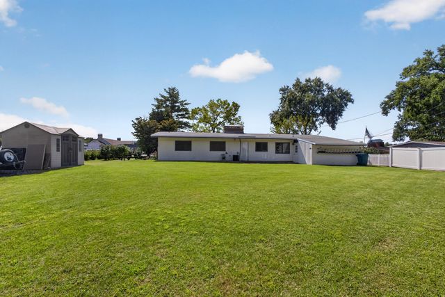 2205 COUNTRY CLUB DR, Columbia, MO 65201