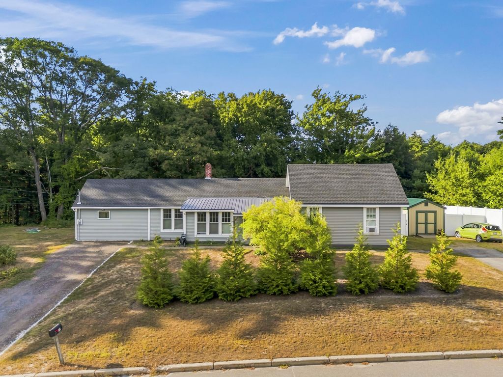 12 Middlesex Road, Topsham, ME 04086 — exterior
