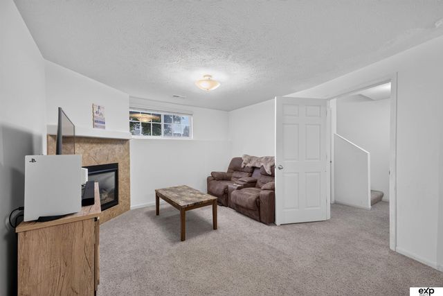 11325 S 212th Street, Gretna, NE 68028