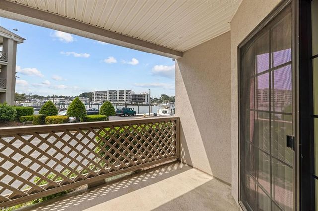 401 Harbour Pt Apt 101, Virginia Beach, VA 23451