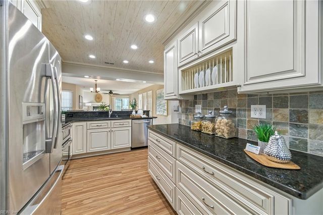 401 Harbour Pt Apt 101, Virginia Beach, VA 23451