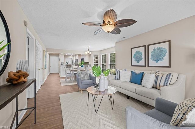 401 Harbour Pt Apt 101, Virginia Beach, VA 23451
