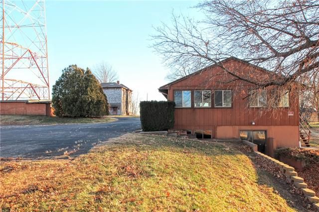 3837 Faraon Street, St Joseph, MO 64506