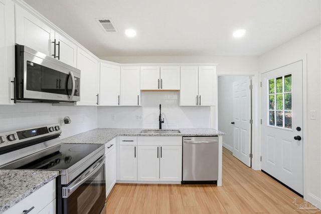 6210 Long St, Milton, FL 32570