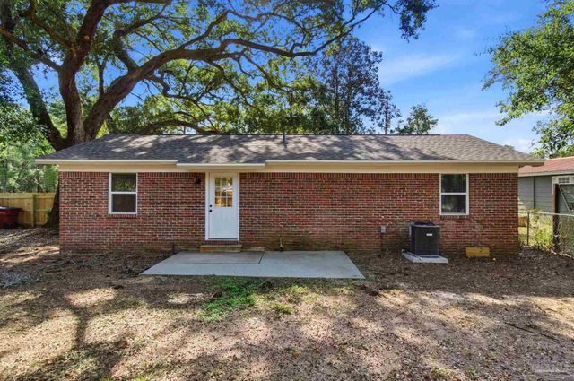 6210 Long St, Milton, FL 32570